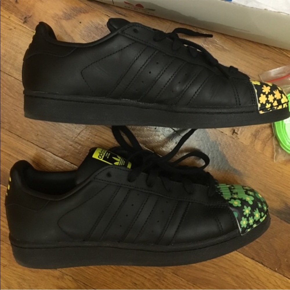 Adidas Women's Black and Gold Sneakers - Picture 3 of 5